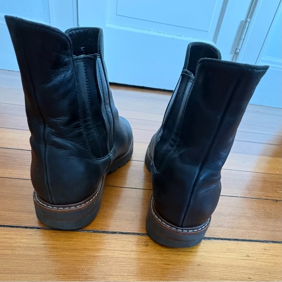 Stuart Weitzman Soft Leather Chelsea Boots Size 7.5 B Black With Brown Trim - Picture 6 of 14